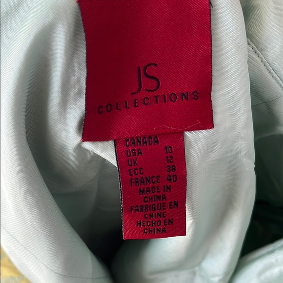 Floral Ruffle Green Top - Picture 3 of 3